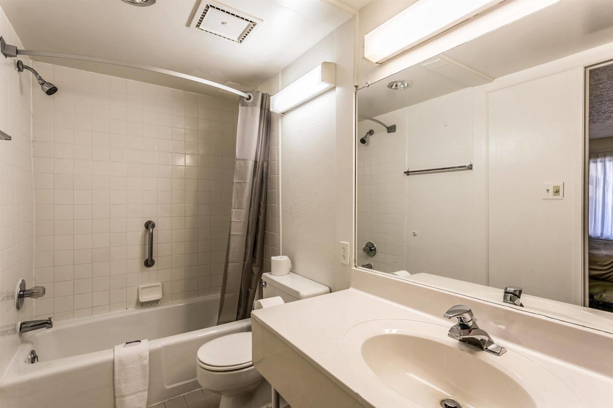 Americas Best Value Inn Edgewood, Md Esterno foto